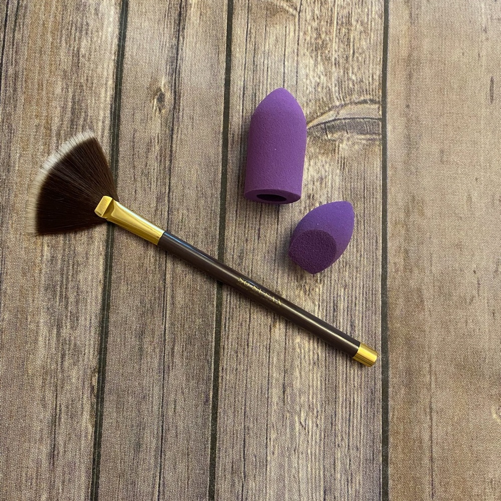 Fan Brush and Sponge Set